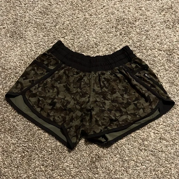 Lululemon Shorts - Picture 2 of 4